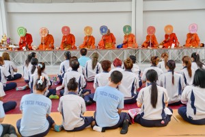 ทำบุญเลี้ยงพระปีใหม่ 2559