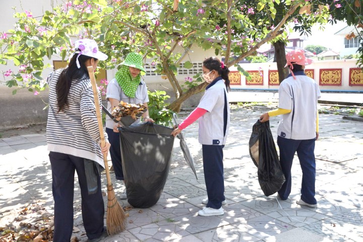 โทอิทสึ ชวนพนักงานจิตอาสา ร่วมทำความสะอาดวัดสะพานสูง